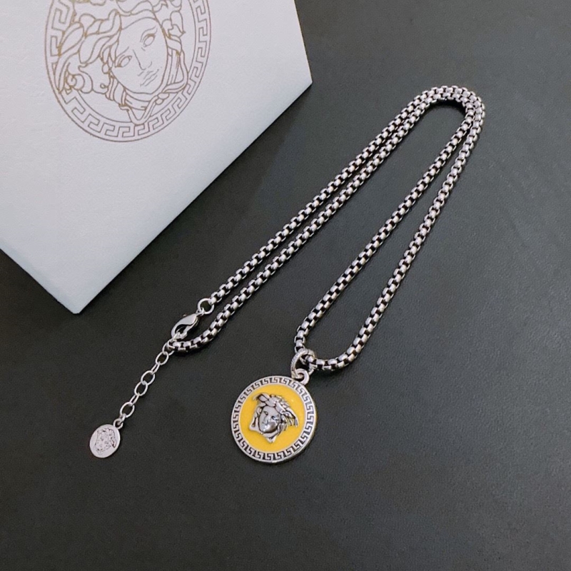 VERSACE